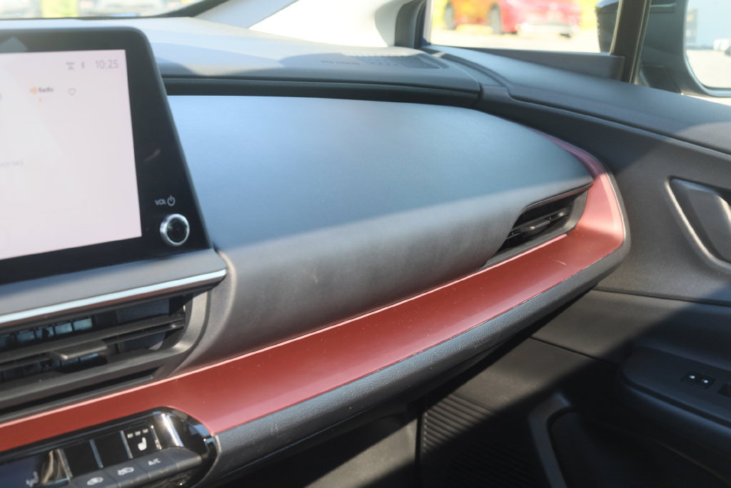 Used 2024 Toyota Prius Prime FWD image 18