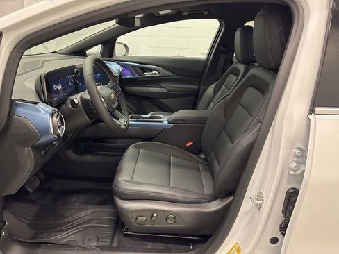 New 2026 Chevrolet Equinox EV LT image 9