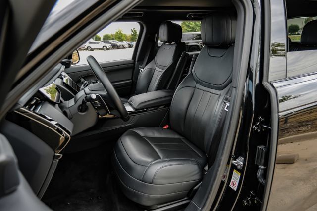 Used 2025 Land Rover Range Rover Sport SE AWD/4WD image 38