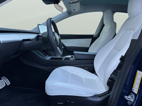 Used 2022 Tesla Model Y Performance image 14