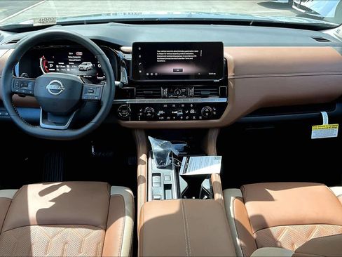 New 2026 Nissan Pathfinder Platinum FWD image 5