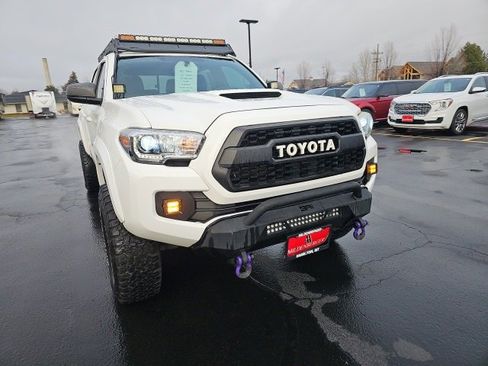 Used 2016 Toyota Tacoma TRD Sport image 62