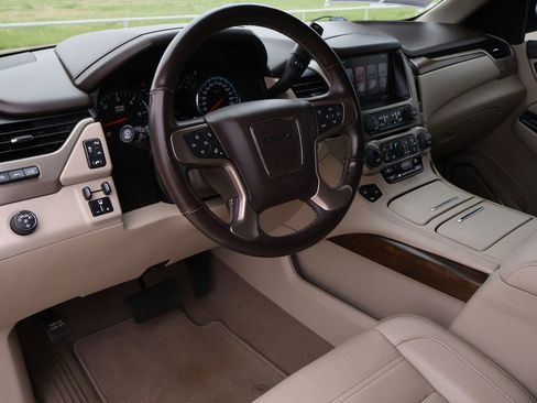 Used 2019 GMC Yukon Denali image 29
