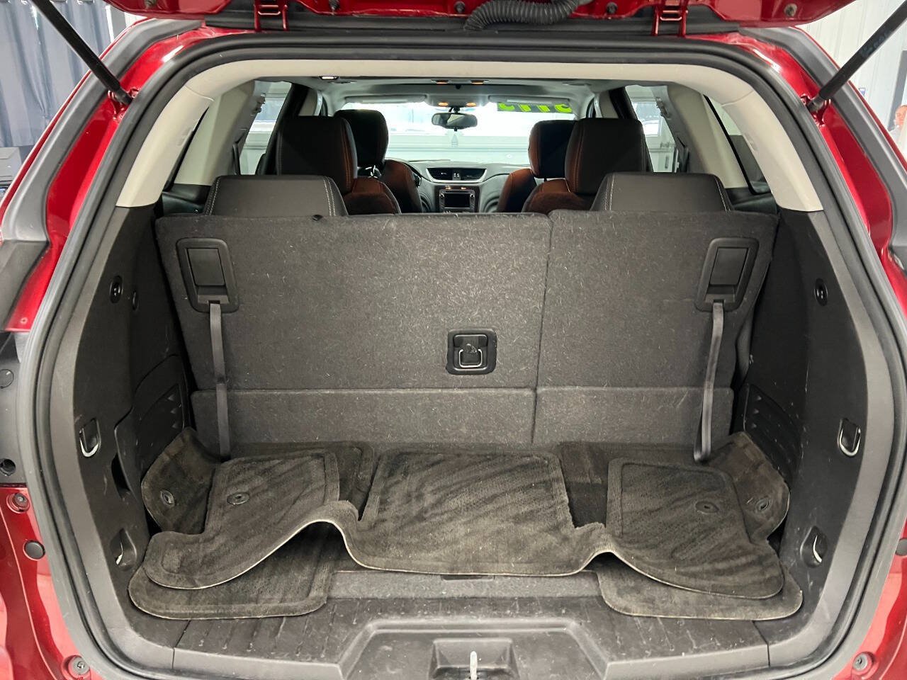 Used 2016 Chevrolet Traverse LT w/ Style and Technology Package FWD image 12