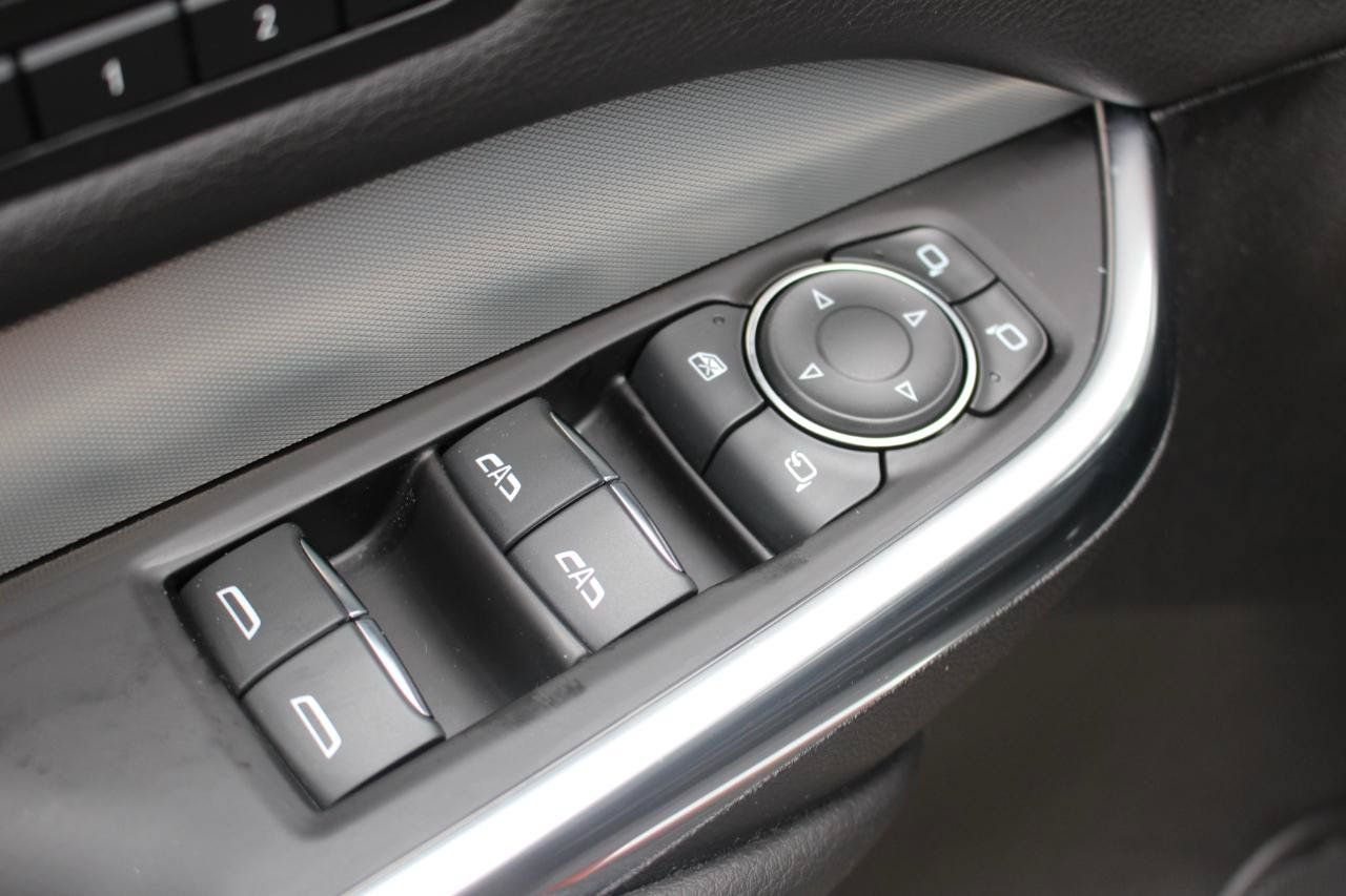Used 2019 Cadillac XT4 Premium Luxury w/ Cold Weather Package AWD/4WD image 12