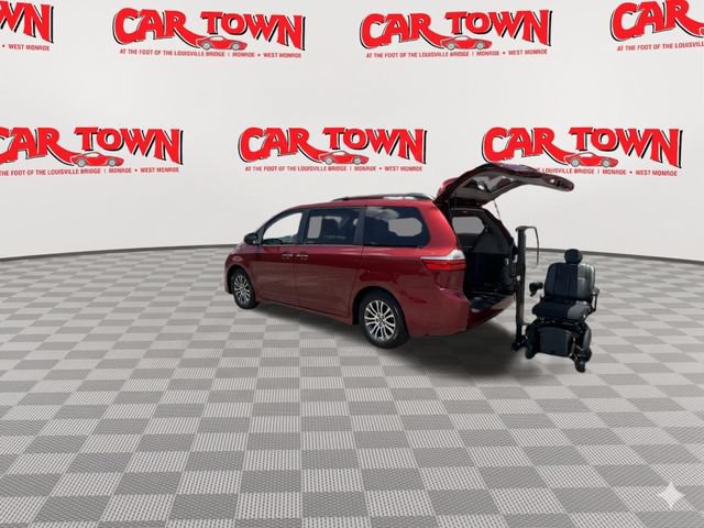 Used 2019 Toyota Sienna XLE FWD image 6