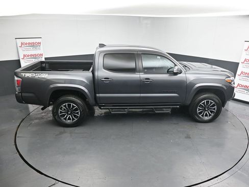 Used 2022 Toyota Tacoma TRD Sport image 31