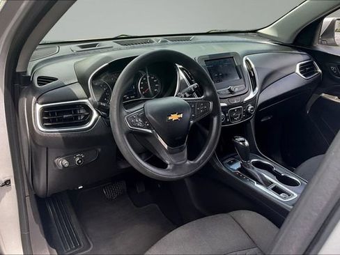 Used 2021 Chevrolet Equinox LT w/ LPO, Cargo Package AWD/4WD image 17