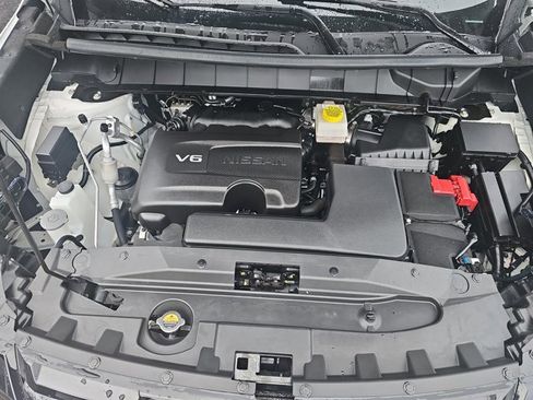 Certified 2023 Nissan Pathfinder SL w/ Lighting Package (N92) image 33