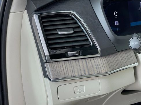 Used 2023 Volvo XC90 B6 Plus w/ Protection Package image 15