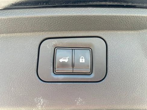 Used 2025 Nissan Armada Platinum w/ Convenience Package RWD image 24