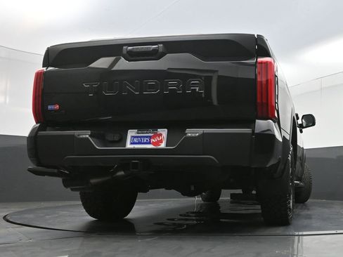 Used 2025 Toyota Tundra SR5 w/ SR5 Premium Package AWD/4WD image 31