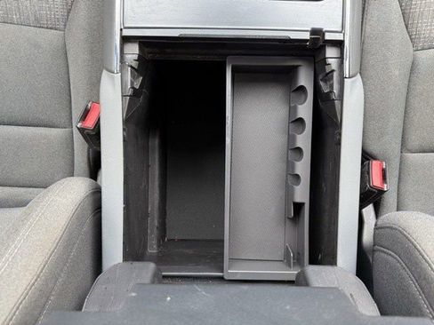 Certified 2022 Ford F150 XLT w/ Equipment Group 302A High image 31