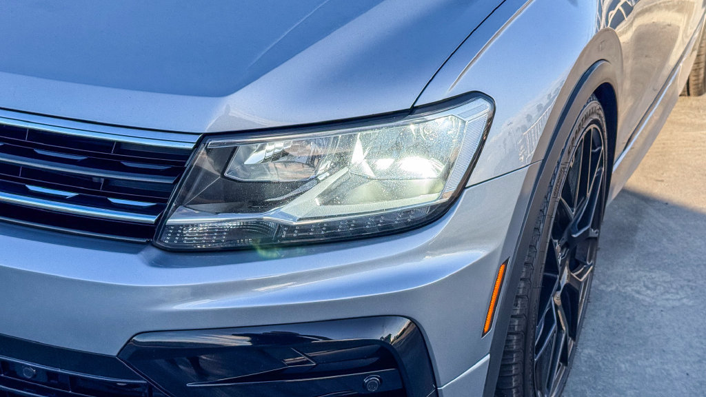 Used 2021 Volkswagen Tiguan SE R-Line FWD image 5