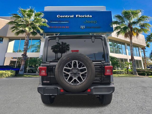 Certified 2024 Jeep Wrangler Unlimited Sahara w/ Technology Group AWD/4WD image 6