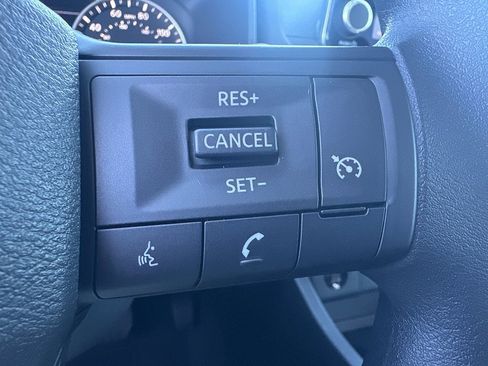 Used 2025 Nissan Rogue S image 16