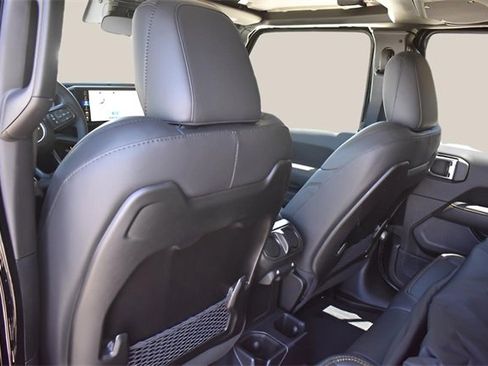 New 2025 Jeep Gladiator High Tide image 12