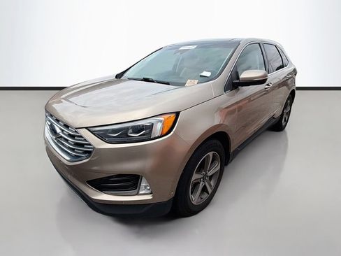 Used 2020 Ford Edge Titanium w/ Equipment Group 301A AWD/4WD image 2
