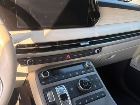 Used 2025 Hyundai Palisade Limited AWD/4WD image 2