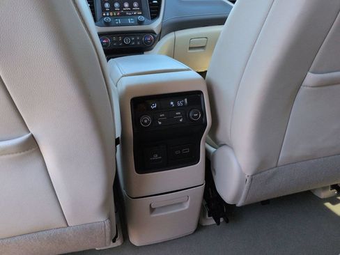 Used 2023 GMC Acadia Denali AWD/4WD image 23