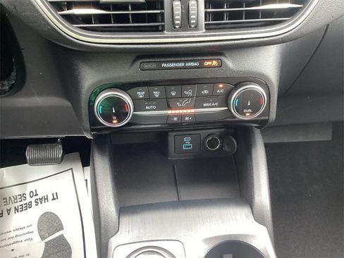 Used 2022 Ford Escape SE image 22