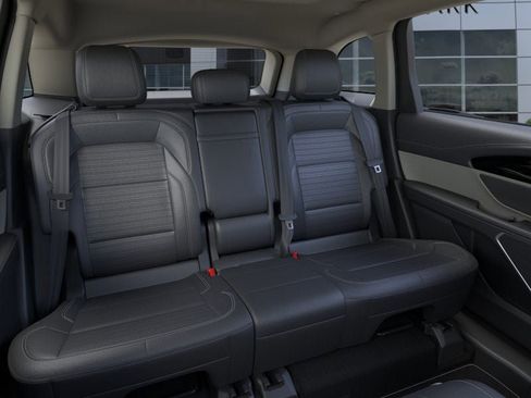 New 2025 Lincoln Nautilus Reserve image 11