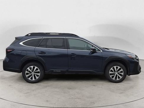 Used 2025 Subaru Outback Premium AWD/4WD image 4