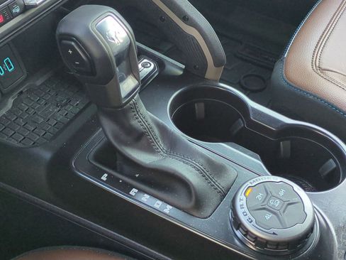 Used 2024 Ford Bronco Outer Banks image 25