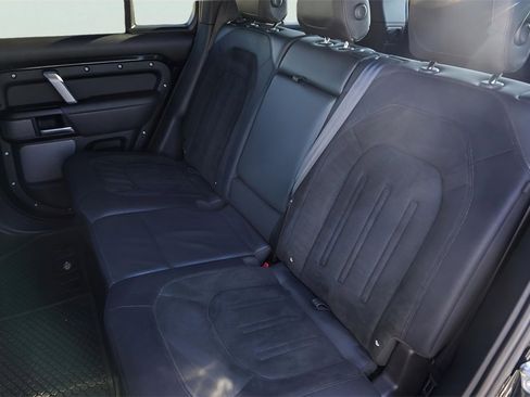 Used 2023 Land Rover Defender 110 V8 image 27