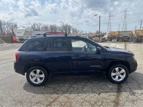 Used 2014 Jeep Compass Latitude w/ Sun/Sound Group AWD/4WD image 3