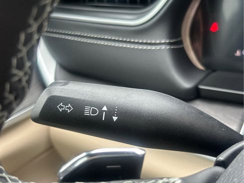 New 2025 Jeep Grand Cherokee L Limited w/ Luxury Tech Group II image 36