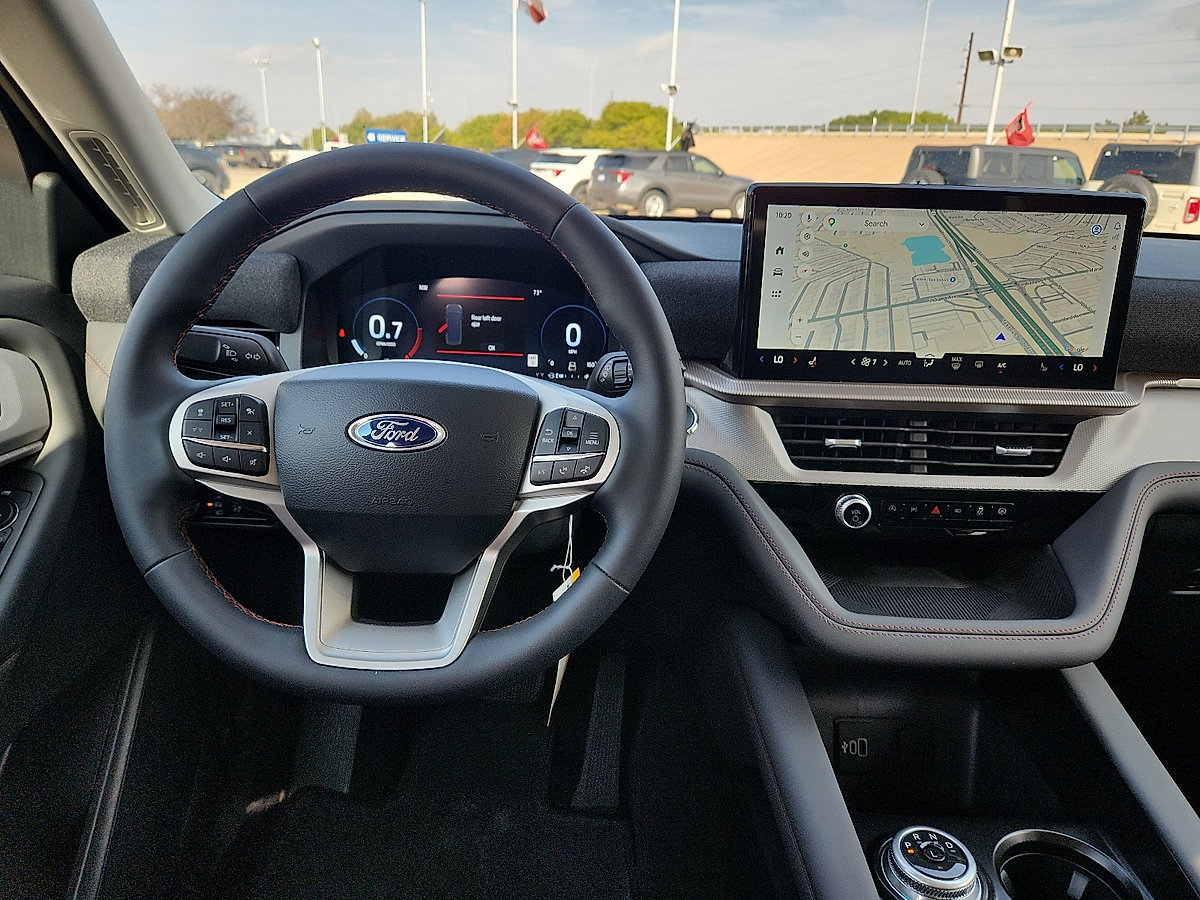 New 2026 Ford Explorer Active RWD image 6