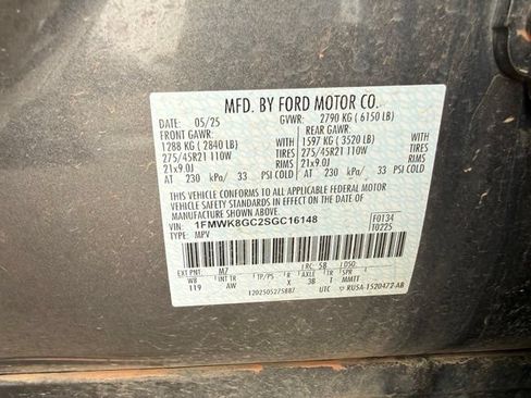 Used 2025 Ford Explorer ST AWD/4WD image 19