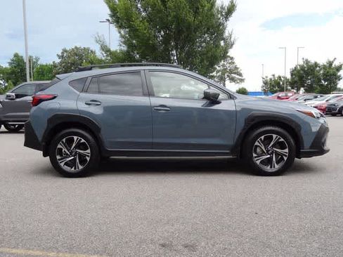 Used 2024 Subaru Crosstrek 2.0i Premium w/ Popular Package #3 AWD/4WD image 4