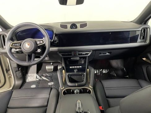 Used 2025 Porsche Cayenne S image 42