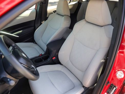 Used 2024 Toyota Corolla Cross LE FWD image 10