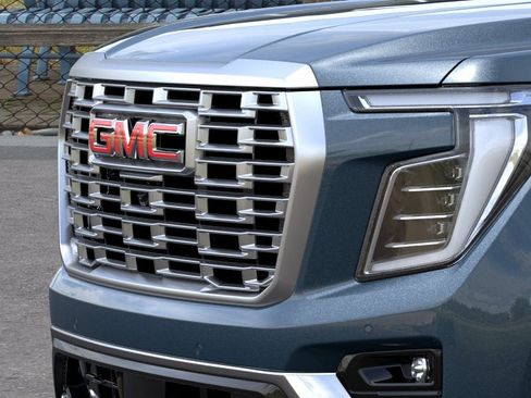 New 2026 GMC Yukon Denali w/ Sun & Power Step Package AWD/4WD image 13