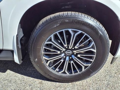 New 2026 Nissan Armada Platinum image 4