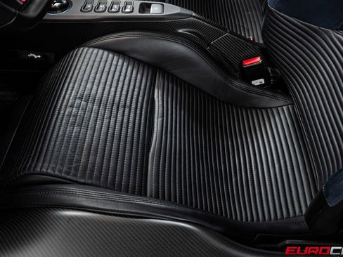 Used 2018 Ford GT RWD image 50