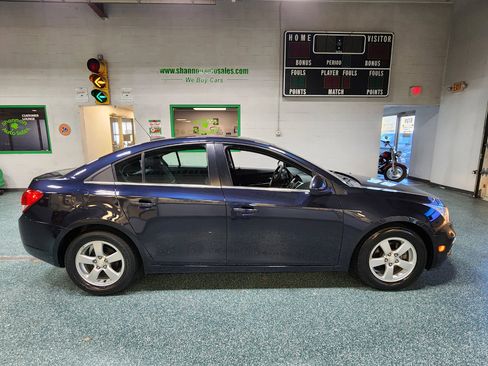 Used 2016 Chevrolet Cruze LT image 5