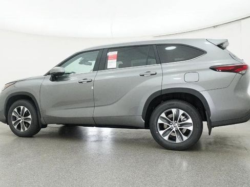 New 2026 Toyota Highlander XLE image 20