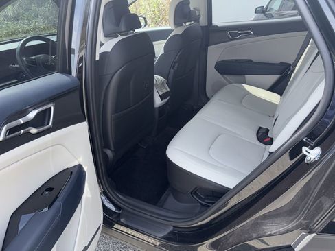 Certified 2023 Kia Sportage EX image 28