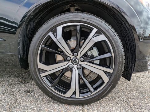 Certified 2024 Volvo XC60 B5 Ultimate w/ Protection Package Premier image 11