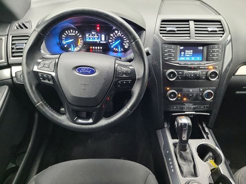 Used 2018 Ford Explorer XLT image 22