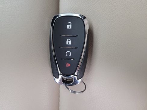 Used 2022 Chevrolet Traverse LS FWD image 32