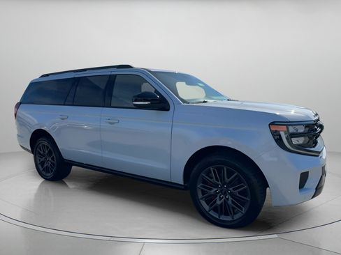 New 2025 Ford Expedition Max Platinum w/ Stealth Performance Package image 38