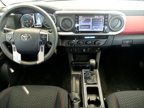 Used 2022 Toyota Tacoma SR5 image 17