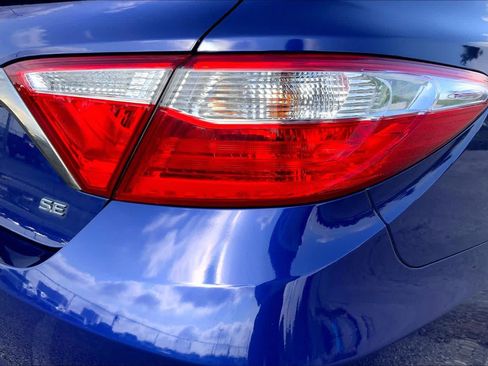 Used 2015 Toyota Camry SE FWD image 30