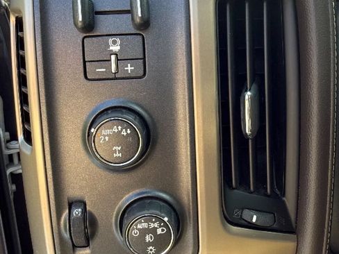 Used 2018 GMC Sierra 1500 Denali w/ Denali Ultimate Package AWD/4WD image 16