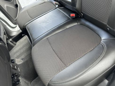 Used 2020 Buick Encore Preferred w/ Safety Package FWD image 31
